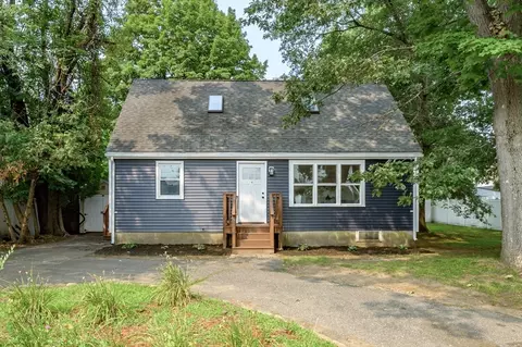 16 Stuart St, Springfield, MA 01119 photo 2
