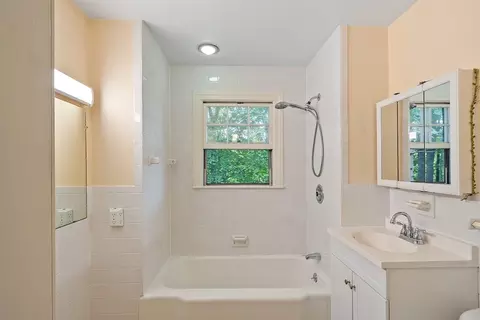 Bath - 41 Summit Ave, Gardner, MA 01440 photo 1 of 4