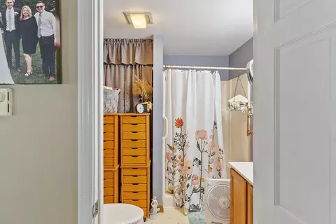 Bath - 41 Summit Ave, Gardner, MA 01440 photo 3 of 4