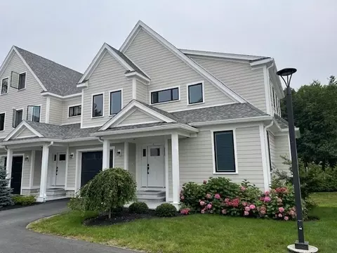 3 Hennery Way Bld E #3, Medfield, MA 02052