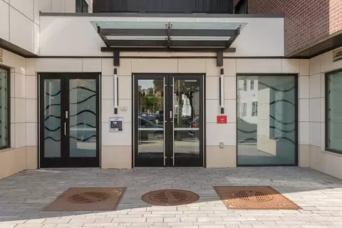 197-207 Maverick St #204, Boston, MA 02128