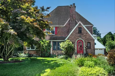 240 Madison Ave W, Holyoke, MA 01040