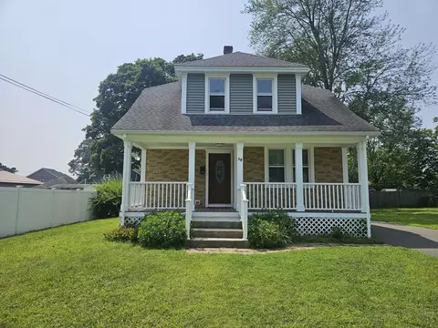 19 Harding St, Agawam, MA 01001