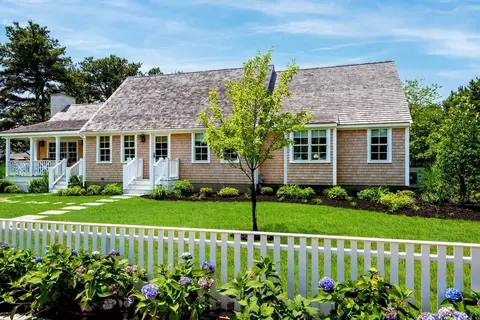 37 Road To The Plns, Edgartown, MA 02539