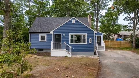 Exterior - 12 Chippewa Dr, Wareham, MA 02632 photo 2 of 4