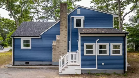 Exterior - 12 Chippewa Dr, Wareham, MA 02632 photo 4 of 4