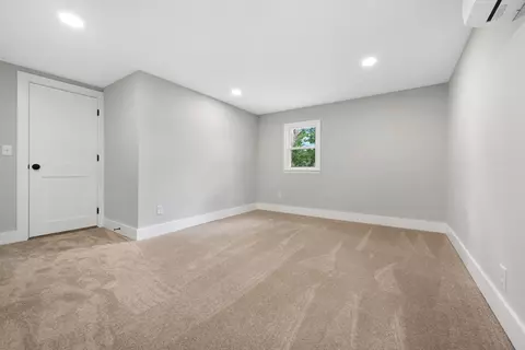 Bedroom - 12 Chippewa Dr, Wareham, MA 02632 photo 4 of 7