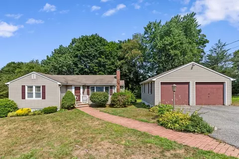 5 Gerry Rd, Lynnfield, MA 01940