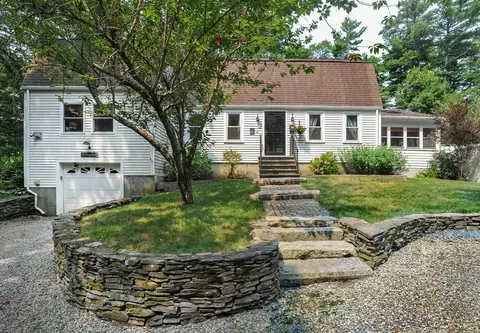 101 Ferry St, Marshfield, MA 02050