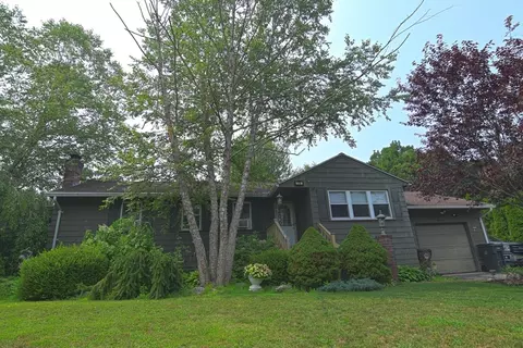 19 Locust St, Westfield, MA 01085