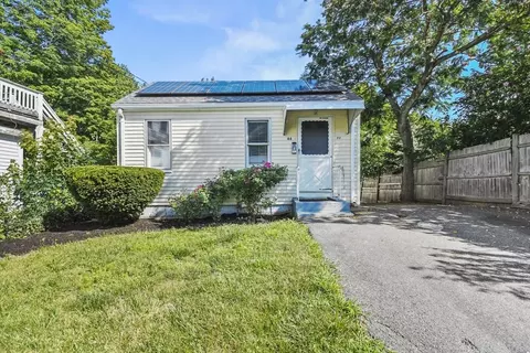 44 Vernon St, Rockland, MA 02370