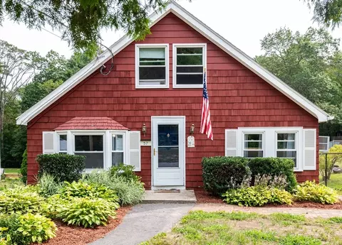57 Lakeshore Dr, Georgetown, MA 01833