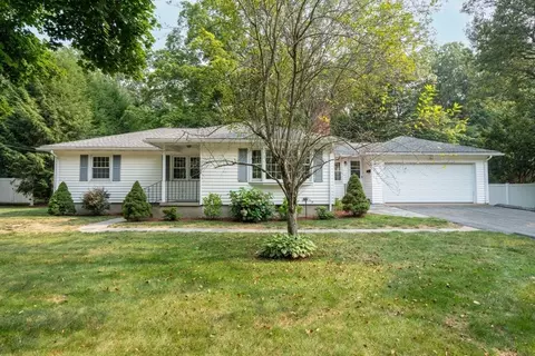 223 Wolf Swamp, Longmeadow, MA 01106