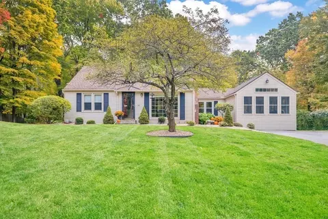 20 Bartlett Ave, Wilbraham, MA 01095