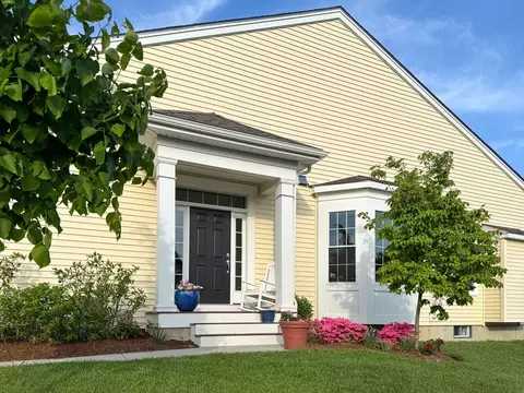 104 Brooksmont Dr #104, Holliston, MA 01746