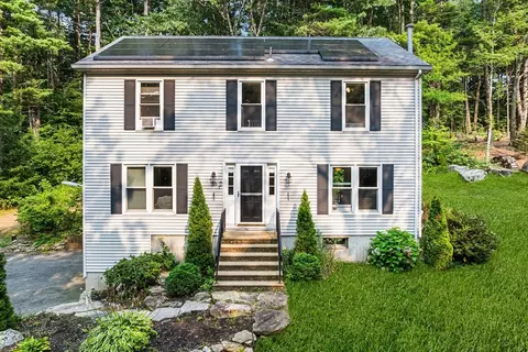 66 Buttonwood Ave, Sutton, MA 01590