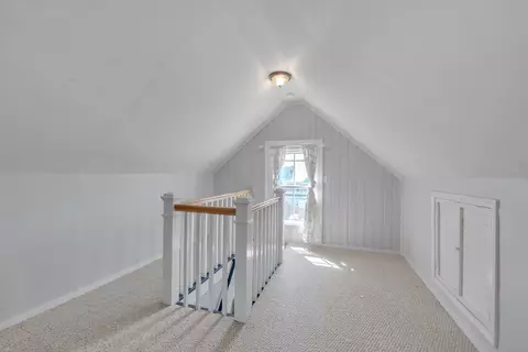 Entry Way - 11 Gilbert St, Framingham, MA 01702 photo 7 of 8