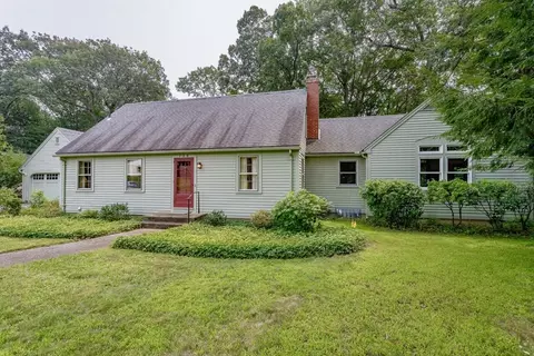 126 Western Cir, Westfield, MA 01085