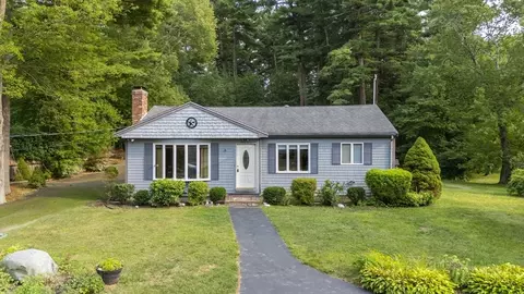 185 Seekell St, Taunton, MA 02718