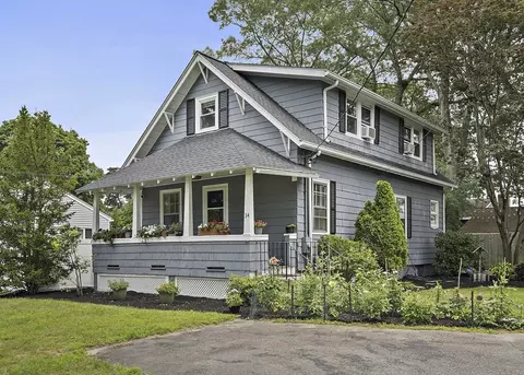 34 Oak Sq, Attleboro, MA 02703