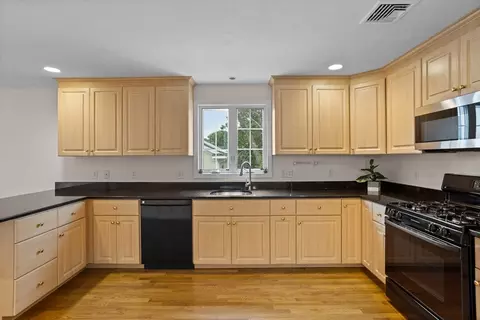 6 Mcculloch St #6, Needham, MA 02494 photo 8