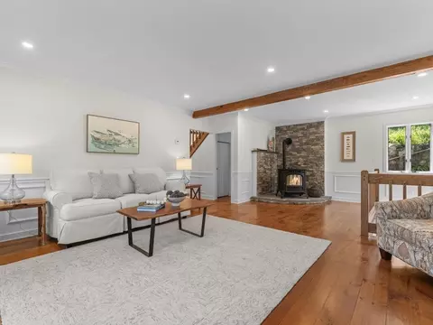Living - 105 Crockett Rd, Upton, MA 01568 photo 3 of 6