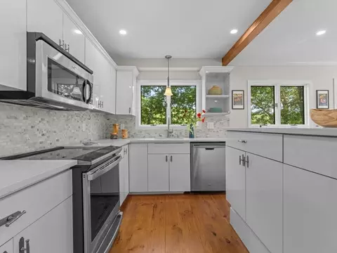 Kitchen - 105 Crockett Rd, Upton, MA 01568 photo 3 of 5