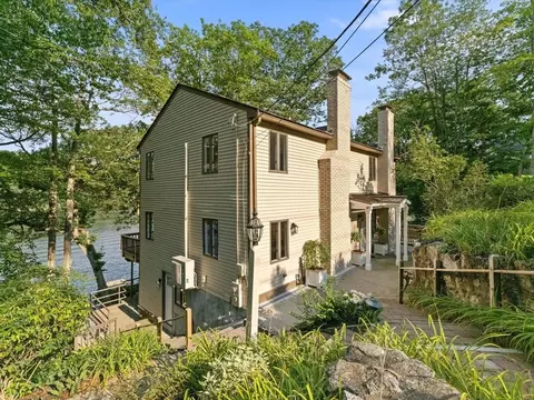 Exterior - 105 Crockett Rd, Upton, MA 01568 photo 3 of 5