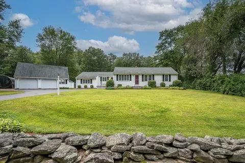 11 Eight Lots Rd, Sutton, MA 01590