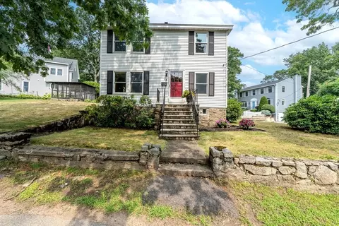 2 Scenic Rd, Peabody, MA 01960