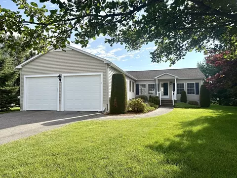 7 Edgestone Dr, Bridgewater, MA 02324