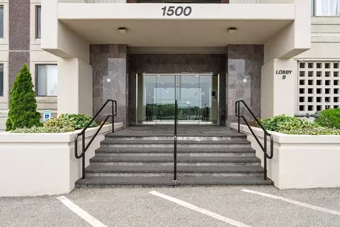 1500 Worcester Rd #624, Framingham, MA 01702