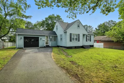 325 Hartwick St, Springfield, MA 01108 photo 3