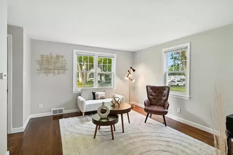 325 Hartwick St, Springfield, MA 01108 photo 8
