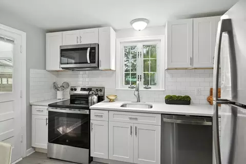 325 Hartwick St, Springfield, MA 01108 photo 16