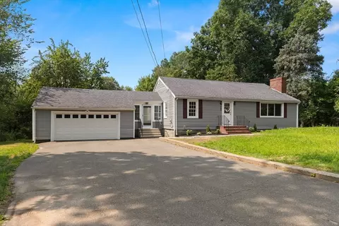 137 High St, Topsfield, MA 01983