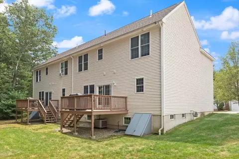Exterior - 3 Knowlton Cir #3, Upton, MA 01568 photo 7 of 11