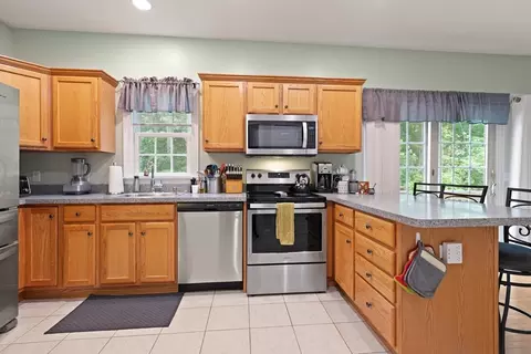 Kitchen - 3 Knowlton Cir #3, Upton, MA 01568 photo 3 of 4