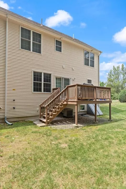 Exterior - 3 Knowlton Cir #3, Upton, MA 01568 photo 10 of 11
