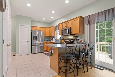Kitchen - 3 Knowlton Cir #3, Upton, MA 01568 photo 4 of 4