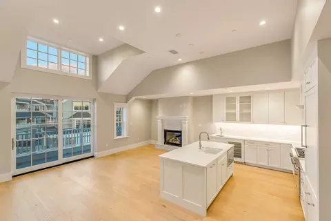 87 Elm St #322, Cohasset, MA 02025