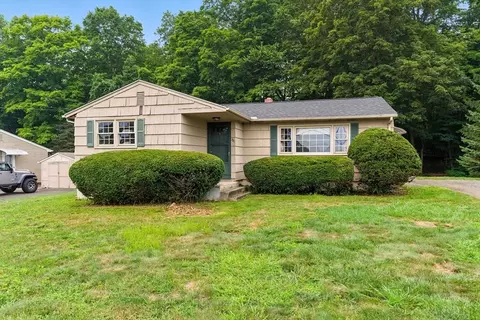 381 Jarvis Ave, Holyoke, MA 01040