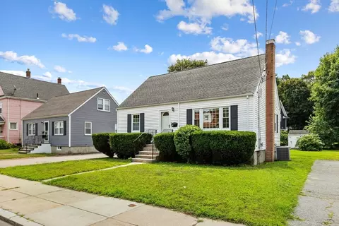 54 Como Rd, Hyde Park, MA 02136 photo 3