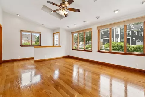 54 Como Rd, Hyde Park, MA 02136 photo 5