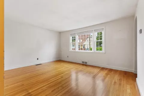 54 Como Rd, Hyde Park, MA 02136 photo 13