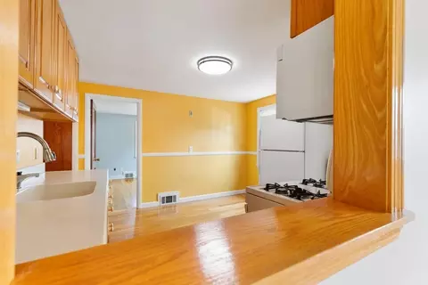 54 Como Rd, Hyde Park, MA 02136 photo 11