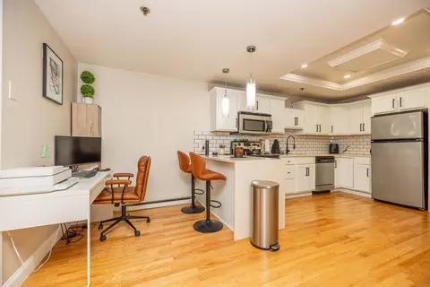 10 Beacon St #102, Woburn, MA 01801