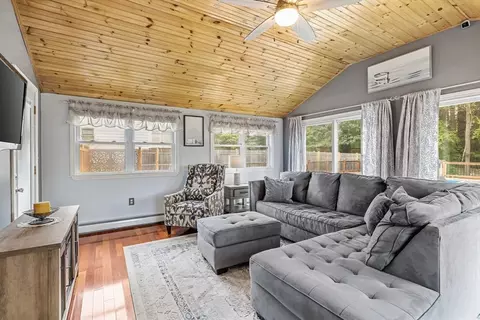 65 Baldwin Rd, Billerica, MA 01821 photo 8