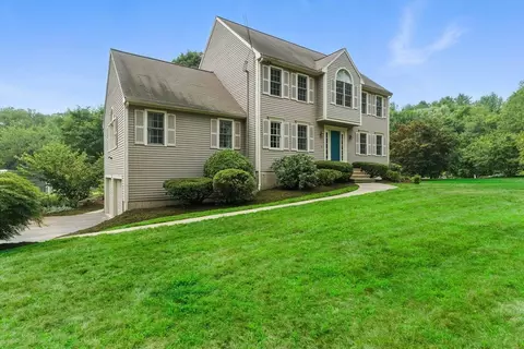 97 Howard St, Northborough, MA 01532