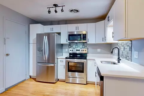 1105 Lexington St #7/5, Waltham, MA 02452